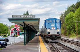 Experiencing Amtrak S Cardinal Business Class For A Weekend At The Greenbrier Resort Angelina Travels East Coast Travel Amtrak Greenbrier Resort