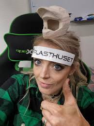 Efter mycket snack kring vilken hjälm som är godkänd eller inte.... här har  ni svaret, vänd er till Plasthuset i Hoting! 😎👊 Spana in  www.plasthuset.se