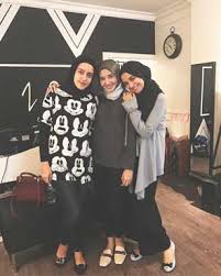 Tak cuma satu, mereka mempersiapkan beberapa baju untuk pernikahannya. Penasaran Baju Pengantin Fairuz A Rafiq Buatan Zaskia Sungkar