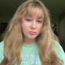 Hey all! Ameera here! I'm a professional vocalist and songwriter in search  of a band. My training is in jazz and classical but I also do indie. I'm  attaching a video of