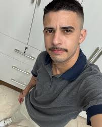 E eu que reencontrei um ficante de 10 anos atrás.