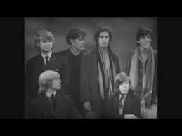 David bowie was not only a music inspiration, he was a fashion chameleon who during the seventies inspired young folk. David Bowie Tonight 1964 Youtube