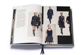 $75.00 | out of stock. Prada Catwalk The Complete Collections Frankel Susannah Amazon De Books