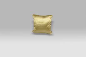 Il cuscino è realizzato in velluto con appariscente ricamo animalier. Cuscino Timon Damasco Oro Mastro Raphael Interni Collezioni