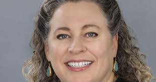 Jennifer Gump's Instagram, Twitter & Facebook