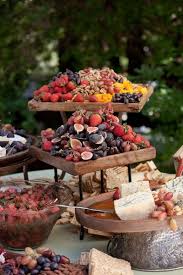 Idees De Buffet Pour Votre Mariage Le Bar A Fromages Stations De Nourriture De Mariage Aliments Exposes Buffet Mariage