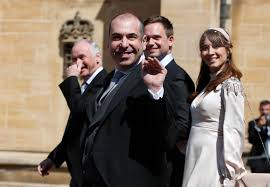 Dpa/dominic lipinski/pa wire die ganze welt schaut bei der hochzeit von prinz harry und meghan markle zu. Meghan Markle S Suits On Screen Husband Patrick J Adams And Co Stars Dress To Impress For The Royal Wedding With Their Real Life Partners