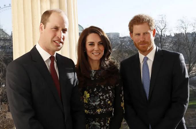 Sin quejarse ni explicar, William y Kate responden a Harry por 'Spare'