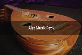 Berdasarkan artikel yang kami kutip dari wikipedia.org, sejarah dari alat musik sampe ini berasal dari suku dayak yang sebagian besar menetap di daerah kalimantan dari zaman dahulu. 7 Alat Musik Petik Tradisional Modern Serta Penjelasan Lezgetreal