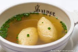 Perfekte Griessnockerl Flaumig Zart In Klarer Suppe Rezept Rezept Rezepte Nockerl Griessnockerln