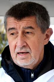 Za mlada / zamlada se zdála tráva zelenější, rum silnější a holky prsatější. Andrej Babis Wikipedia