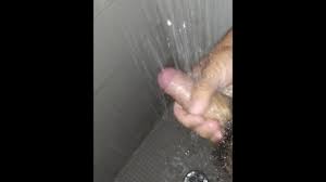 Paja En La Ducha, Pene Mojado