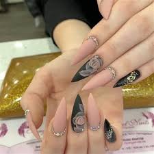 Uñas acrílicas de moda 2020 / uñas en tendencia 2020 / diseñosen este video encontrarás una recopilación de los diseños de uñas acrílicas más bonitos y que e. Unas Acrilicas Disenos 2020 Tendencias 42 Mejores Disenos De Unas En Tendencia 2020 La Decoracion De Unas Que Esta De Moda Delon S Collection