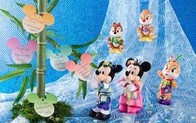 東京迪士尼七夕活動有許多看點 有七夕遊行 還能在許願區的竹子上綁上自己的心願卡 特別推出了七夕限定的周邊商品和menu 如果入住迪士尼酒店還能吃到七夕限定餐 desserts food