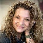 Luisa Frederick's Instagram, Twitter & Facebook