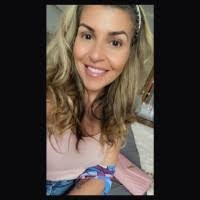 Carol Alves's Instagram, Twitter & Facebook