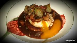 Oua Posate Cu Sos Bourguignon Food Eggs Benedict Beef