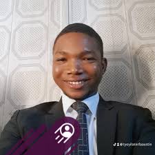 Plz What is estoppel by agreement &by deed?