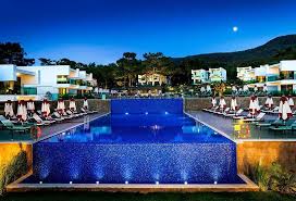 While the dolce bodrum hotel & beach club does not have a specific age limit, it is also recommended for adults and contains many romantic rooms that provide views of the aegean sea. Hotel Vogue Supreme Bodrum In Bodrum Starting At 53 Destinia