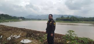 Agar danau purba surut, tentunya harus membobol dinding penghalang. Dansektor 9 Satgas Citarum Kolonel Raflan Bakal Sulap Lahan Penuh Sampah Jadi Taman Wisata Di Desa Galanggang Batujajar Sorot Indonesia