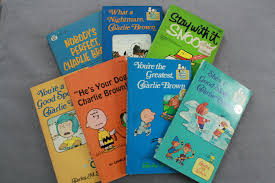 Charlie brown & snoopy hugging figurine. Vintage Peanuts Books Vintage Charlie Brown Books Vintage Etsy Charlie Brown Peanuts Peanuts Collectibles Charlie Brown
