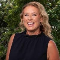 Jaclyn Skinner's Instagram, Twitter & Facebook