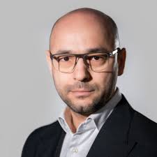 Learn about the Mentors helping entrepreneurs in our program