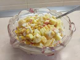 салат с морской капустой и крабовыми палочками и горошком Salat S Krabovymi Palochkami Ananasami I Yablokami