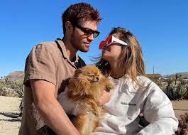 Kj apa and clara berry are seen together on a coffee run on april 12, 2021. 6yzw Ovue24oqm