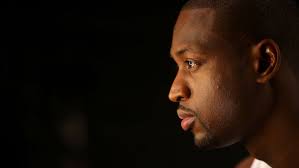 NBA news roundup: Dwyane Wade questions past knee surgery; Derrick Rose  would go at mom