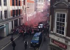 Dafür gebührt ihnen dann schon eine aufwertung in meiner persönlichen sympathieskala. 20 000 Fc Koln Fans Descend Upon London As West End Is Brought To Standstill Ahead Of Arsenal Clash The Independent The Independent