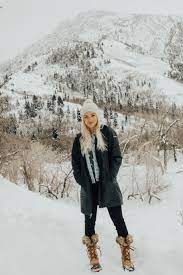 Utah Mountains In The Winter Are So Pretty I Stayed Cozy In This Winter Outfit With My Sorel Boots And Winter Outfits Snow Boating Outfit Winter Boots Outfits