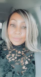 Shanelle Hicks's Instagram, Twitter & Facebook