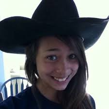 chloe brewer (@minibr789)