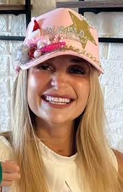 Hat lovers monday motivation and outfit inspiration