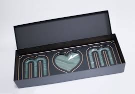 Fleur box designs and handcrafts an impressive range of luxury flower gift boxes. Black Rectangular Love Mom Flower Box With Liners And Foams