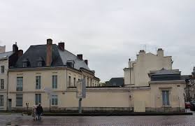 C'est aujourd'hui une cité administrative. File Lille Hotel Petipas De Walle 122 Rue De L Hopital Militaire Jpg Wikimedia Commons