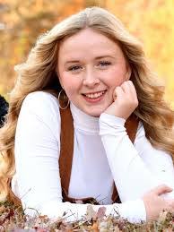 Meredith Schaefer's Instagram, Twitter & Facebook