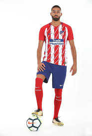 Pierwszy gol lemara od niemal dwóch lat!. Atletico Madrid 2017 2018 Home Kit Sports Soccer Players Soccer