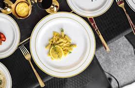 This big party pack of plates is perfect for your next large event or celebration. Premium Plastic Party Dinner Plate 10 25 White With Gold Rim 10pcs Livingbasics