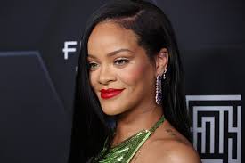 Rihanna Has A Doppelgänger, And The Similarity Between Them Is Scary