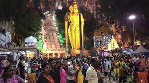 Batu caves, malaysia during thai pusam 1985. Thaipusam 2017 Batu Caves Devotee Dance And Progression To The Temple Cave Youtube