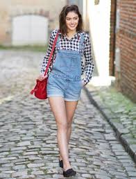 Un look décontracté avec cette salopette short en jean femme de coton bio et délavé selon un jupe femme : Epingle Sur Be Someone Else For The Night