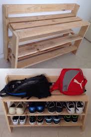 Plus question de laisser quelqu'un debout, en réalisant un tabouret en palette vous pouvez joindre l'utile à l'agréable tout en en ayant pour votre. Meuble A Chaussures En Palette Diy Home Furniture Pallet Furniture Shelves Wood Shoe Rack