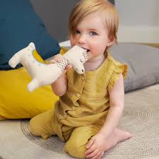 Erste symptome, hilfsmittel & pflege. Tipps Fur Das Erste Spielzeug Geeignet Fur Babys Ab 4 Monaten Lassig Fashion