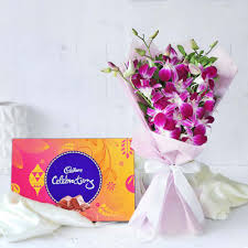 Chocolate hamper, cakes, flowers, personalized birthday gift delivery in delhi; Chocolates And Flower Bouquets Flowers With Chocolates Delivery