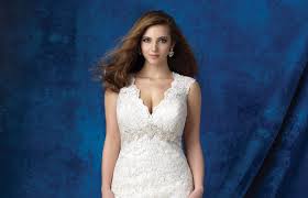 So which dresses are flattering for the apple shaped plus size woman? 4 Gowns That Gorgeously Flatter Apple Shaped Figures Weddings Today