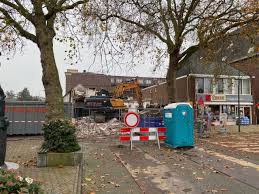 De woning dateert oorspronkelijk van 1900, maar is recent. Sassenheim Centrum Start Sloopwerkzaamheden Brookland