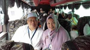 Menurut mary jane, mereka baru sahaja bernikah dan apa yang mengejutkan lagi ialah vie didakwa hidup bermadu. Kelab Penyokong P 169 Yb Ds Abdul Rahman Dahlan Publicaciones Facebook