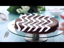 Moelleux Au Chocolat Gateau Is A Rich Moist Chocolate Cake A True Delight For All Chocolate Lovers Out T In 2020 Moist Chocolate Cake Molten Lava Cakes Chocolate Cake
